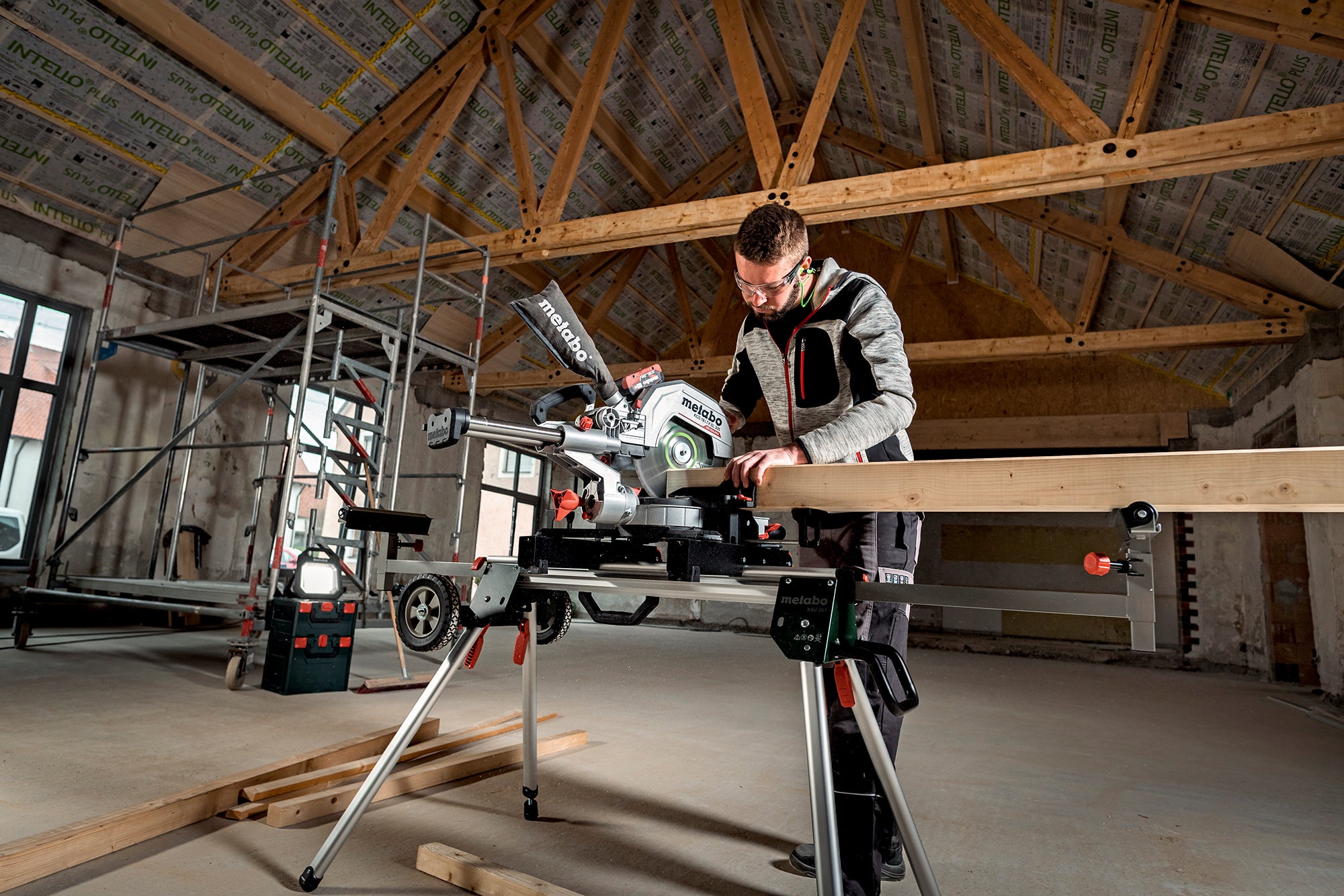 Metabo KGS 18 LTX BL 305 Cordless Mitre Saw